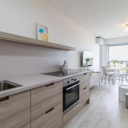 Cozy Near Centrum And Airport Apartment *