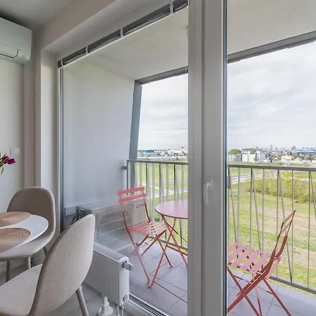 Apartment Cozy Near City Centrum And Airport