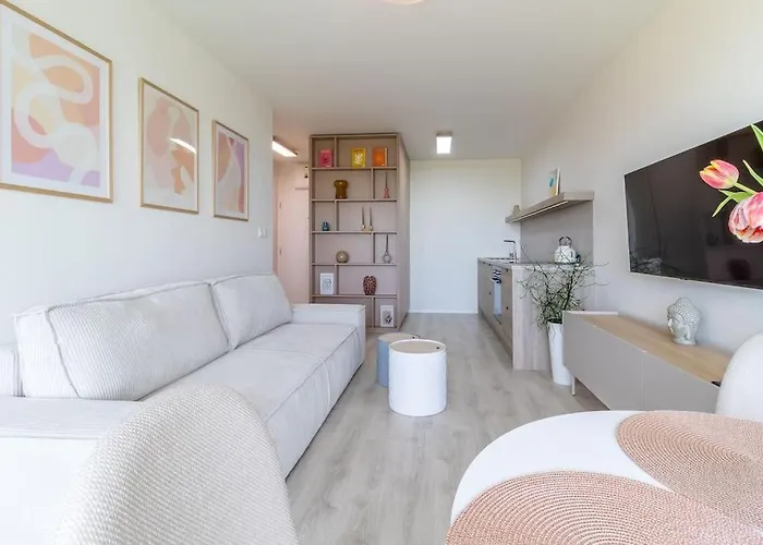 Cozy Near Centrum And Airport