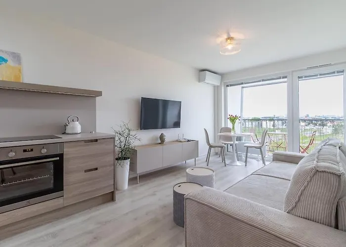 Cozy Near Centrum And Airport דירה *